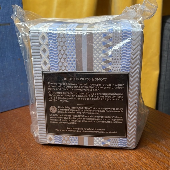 NWT new NEST New York Blue Cypress & Snow scented candle - Picture 2 of 2